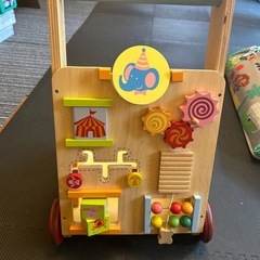 ベビー用品⭐️
手押し車　　