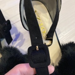 美品✨ファーサンダル5cmヒール👠Mサイズの画像