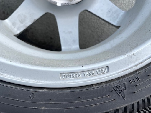 スタッドレスタイヤDUNLOP Winter Max4本ホイル付き