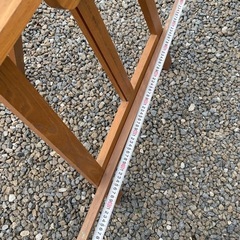 イーゼル　木製　無垢材　ベージュ　結構しっかりした作りのイーゼル　フリップ台の画像