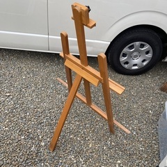 イーゼル　木製　無垢材　ベージュ　結構しっかりした作りのイーゼル　フリップ台の画像