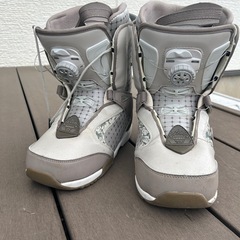 スノーボードブーツ