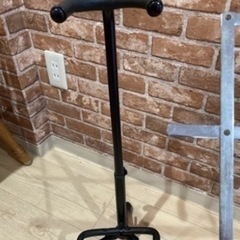 ギター、楽譜スタンドの画像
