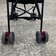 折りたたみ式ベビーカーの画像