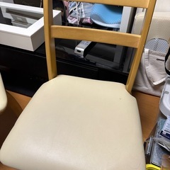 回るダイニングチェアー