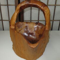 R081 天然木 バスケット 木製かご 一本彫 （花籠） Used・美品の画像