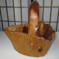 R081 天然木 バスケット 木製かご 一本彫 （花籠） Used・美品の画像
