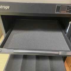 お話中　カメラ用保湿庫　差し上げます　訳ありの画像