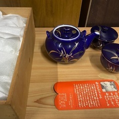新品未使用　急須と湯呑み5個セット　木箱付き