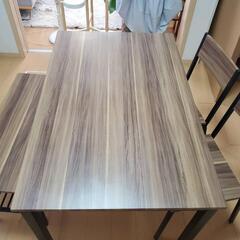 ベンチタイプの食卓セットの画像