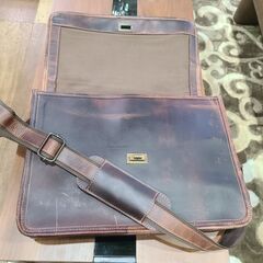【愛品館 市原店】LEVINSONレザーメッセンジャーバックの画像