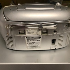 多機能なCDカセットラジオの画像