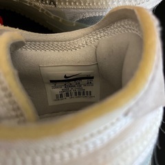 スニーカーの画像