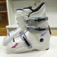 BIGHORN FREELY1.0 24.0cm スキーブーツ ジュニア 3バックル アウトソール280mm スキー靴 子供用 札幌市東区 新道東店の画像
