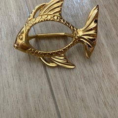 帯留め　金魚　ゴールドカラー
