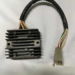 ヤマハ　XJ400.D  550純正レギュレーター
