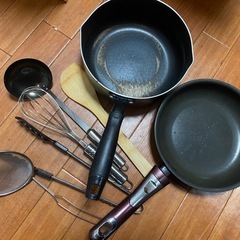 【無料】キッチン　フライパンセット