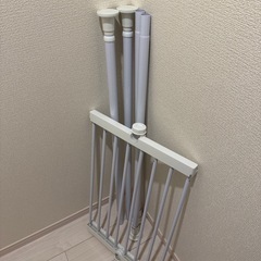 ニトリ　突っ張り式　ランドリーラックの画像