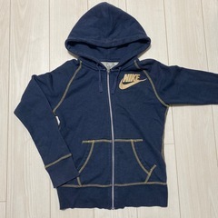ナイキパーカー　　Mサイズ