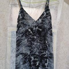 モノトーンワンピースの画像