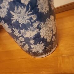 大きな壺  お取引中の画像