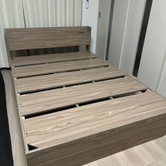 ダブルベッド　フレームのみ