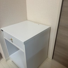 【お譲りします】サイドテーブル　ホワイト　の画像