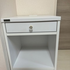 【お譲りします】サイドテーブル　ホワイト　