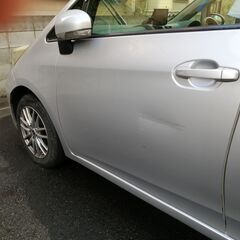 車のキズ、格安で直せる方を探してます