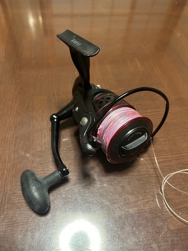 ペン　FIEACE2 6000番　ジギング等に　使用回数2日　糸付き