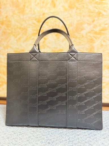 美品バレンシアガ　モノグラムトートバッグ