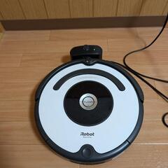 【ジャンク】 ｉＲｏｂｏｔ ロボット掃除機　ルンバ　ホワイト　R628060の画像