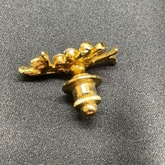 美品　未使用　タックピン　ブローチ　ピンブローチ　クリスタルダイヤ　金メッキの画像