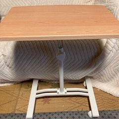 コンパクトPCデスクの画像