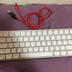 ゲーミングキーボード赤軸の画像
