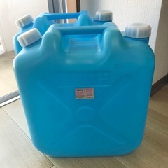 ポリタンク18