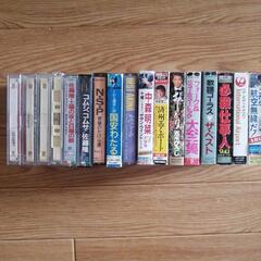 カセットテープとクーラーボックスの画像