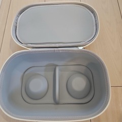 【美品】MOMCOZY M5　ウェアラブル　電動搾乳器　保存パック付きの画像