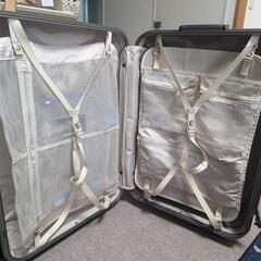 トラベリストスーツケース96L TSAロック 鍵2本あり、傷あり、割れ無しの画像