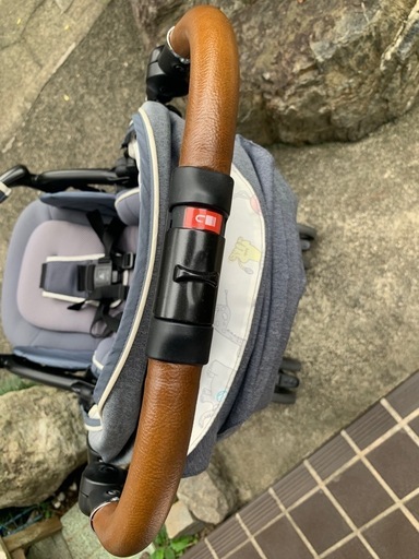 美品　ラクーナビッテクッション2020