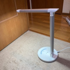 LEDデスクランプ10段階調光