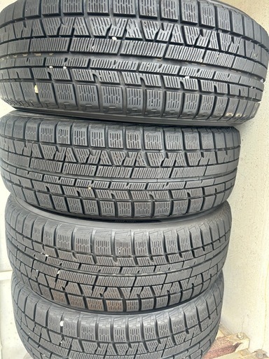 中古スタッドレスタイヤ　205/60R16