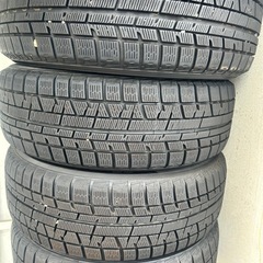 中古スタッドレスタイヤ　205/60R16　