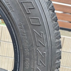 スタッドレスタイヤ　175/80R16　の画像