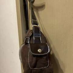 新品未使用ブラウン系バイカラーハンドバッグの画像