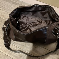新品未使用ブラウン系バイカラーハンドバッグの画像