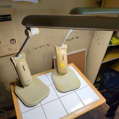 無料　目黒区　電気スタンド2台