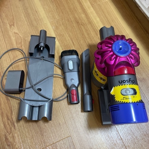 ダイソン掃除機　v7 (ヘッド無し)