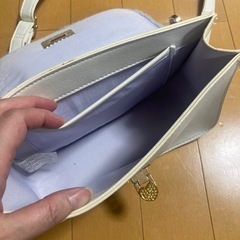 ショルダーバック 水色と白 ふわふわの画像