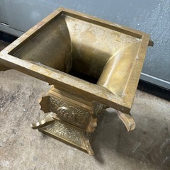 お寺用花瓶？の画像